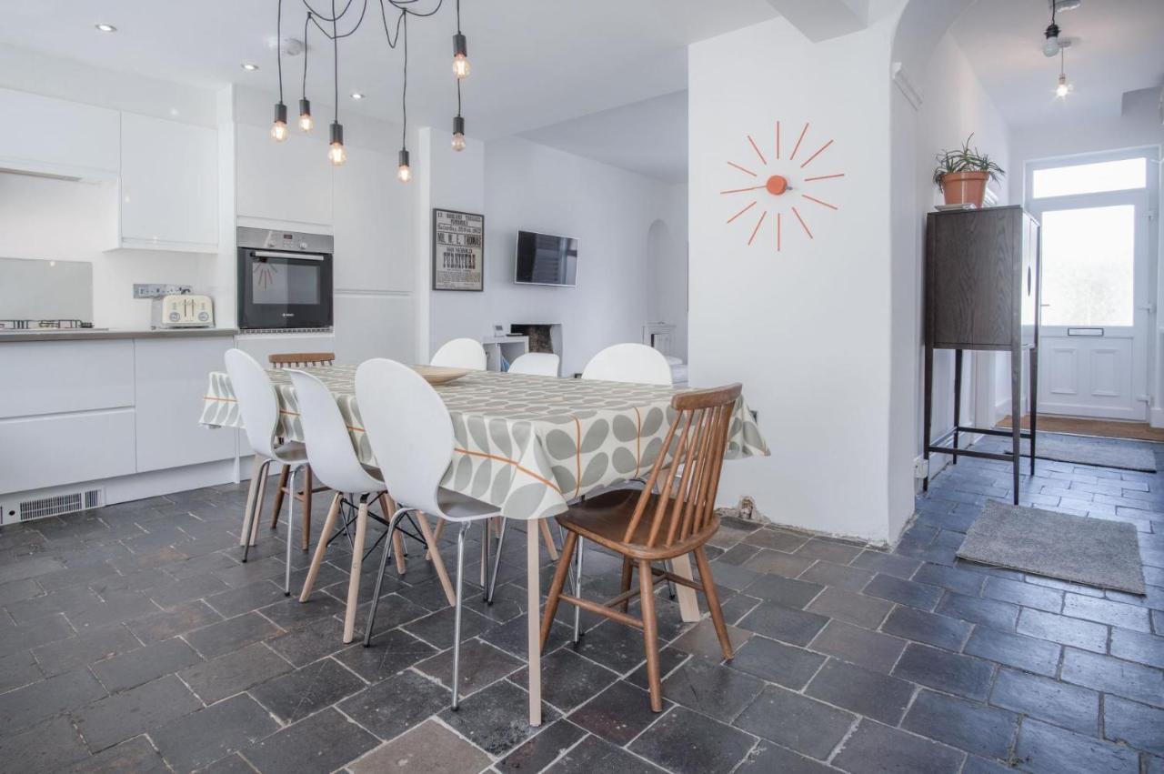 Ty Golau - 3 Bed Holiday Home - ペンブローク エクステリア 写真